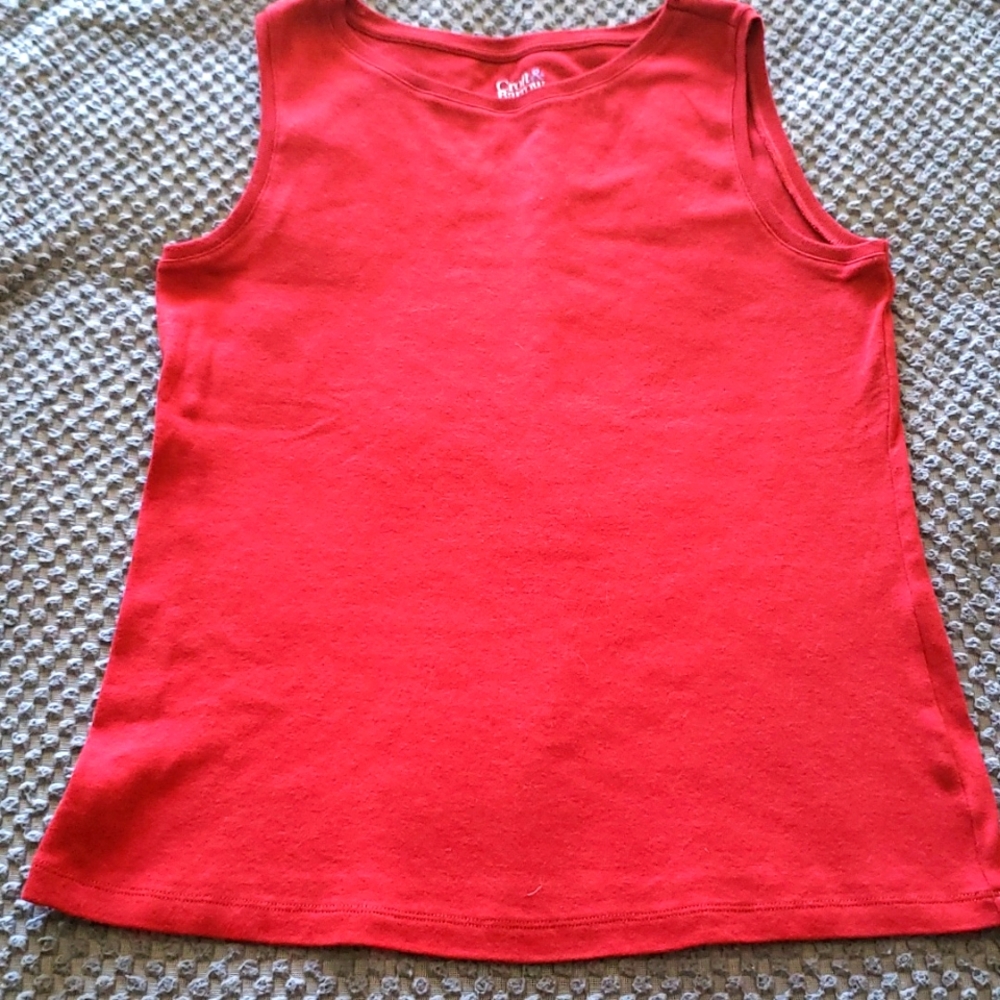 Red sleeveless tee/tank